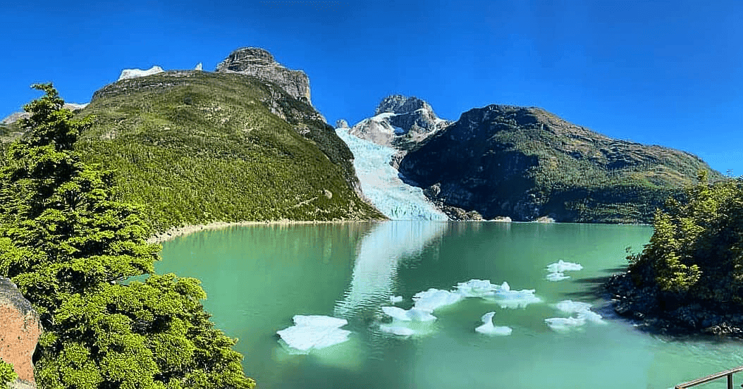 Patagonia en 4 Días: De Parque Nacional Bernardo O'Higgins a Parque Nacional Torres del Paine